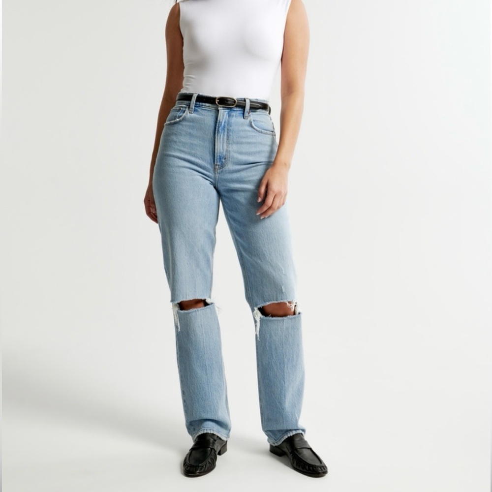 Abercrombie & Fitch Curve Love Ultra High Rise 90s Straight Jean - Size 4 Long